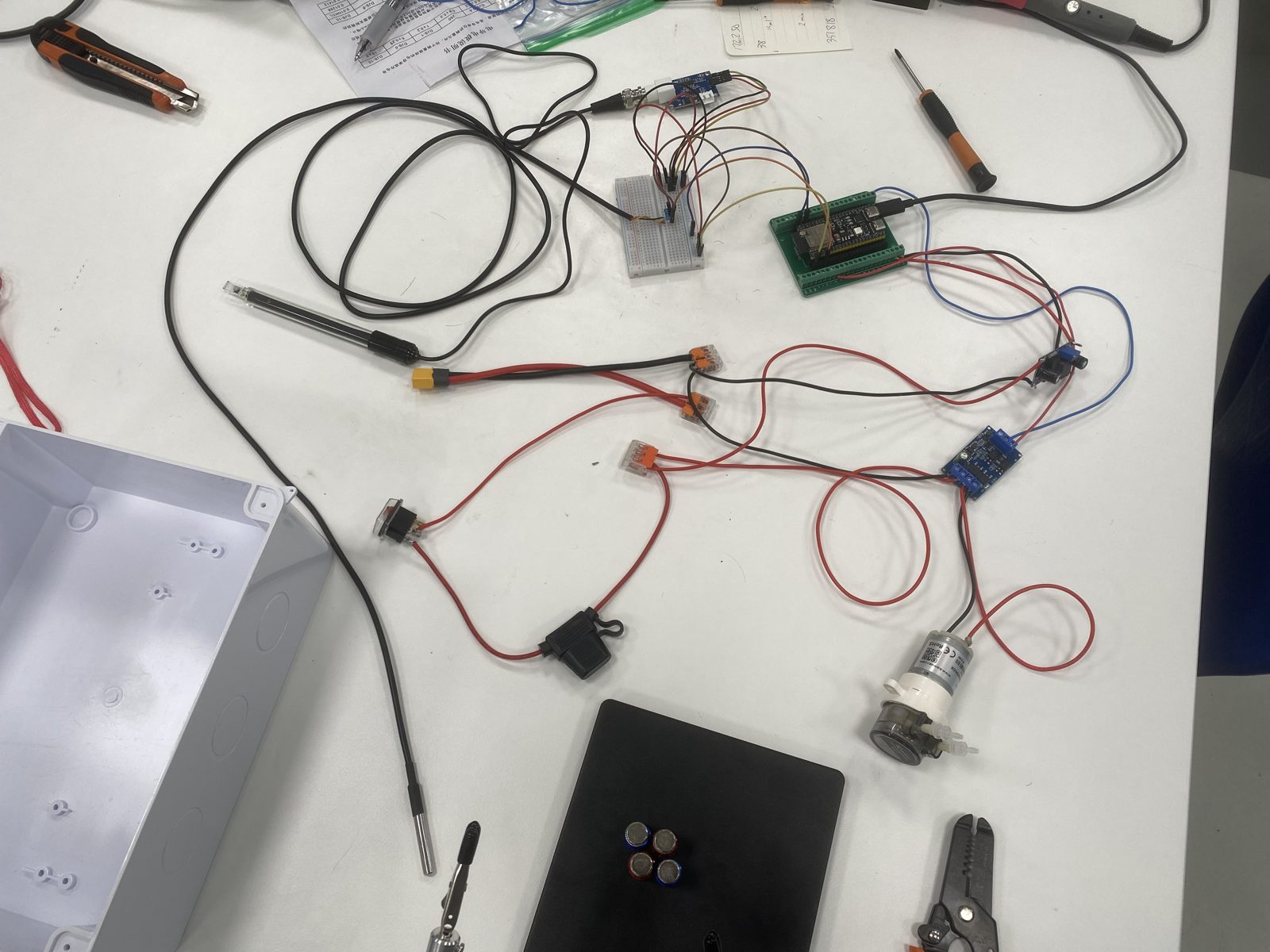 Full bench layout of the vessel's science station electronics